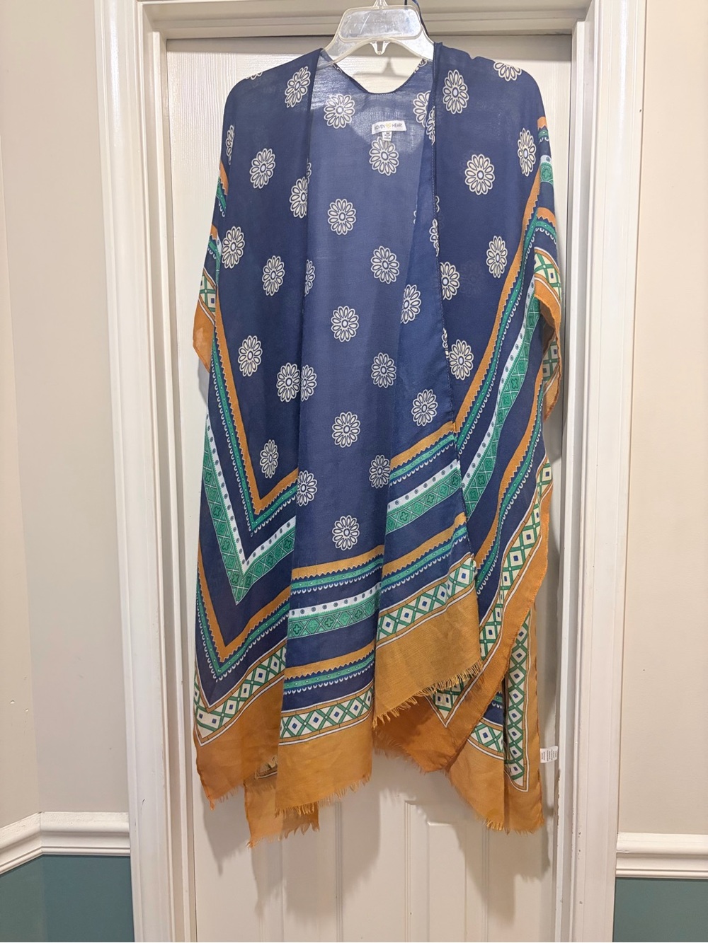 Woven Heart Navy and White Daisy-Print Kimono